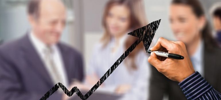 photo showing how remarketing helps you retain customers