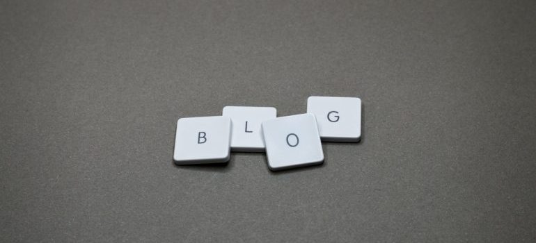 letters spelling the word blog