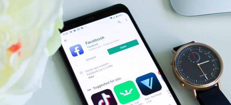 Facebook app for mobile users.