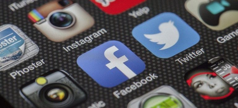 Facebook and other social media apps installed on smartphone.