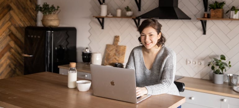 A person using a laptop to look for a rehab clinic in their area