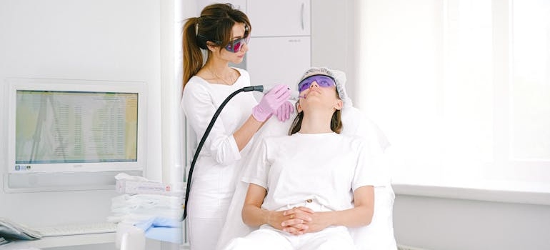 An image showing a procedure at a clinic, which is an important way to use use Facebook and Instagram to bring more clients to your aesthetic clinic
