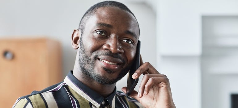 A person calling to find out about services of a mental health center that knows how to create engaging CTAs for therapy practices