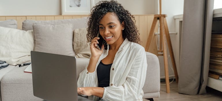 A person booking an appointment at an aesthetic clinic that does not make the most common ad mistakes